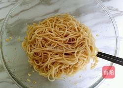 鲜虾凉拌面的做法图解10