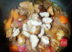 胡萝卜香菇焖排骨的做法图解8