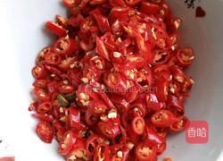 辣椒炒肉的做法图解1