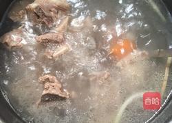 电饭煲筒骨汤面的做法图解5