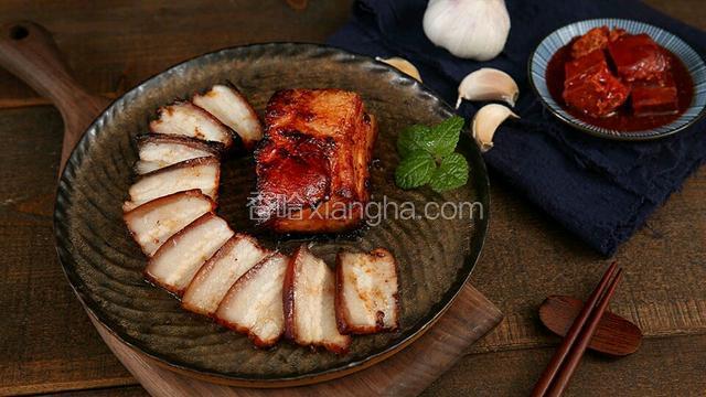 肥而不腻的下饭神器 香烤南乳五花肉
