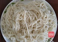 炒面的做法图解1
