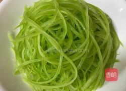 响油莴笋丝的做法图解3