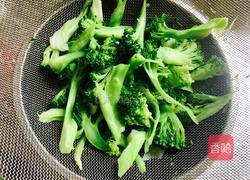 番茄炒西兰花的做法图解6