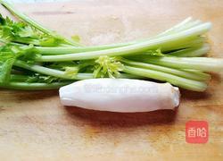 杏鲍菇炒西芹的做法图解1