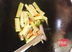 虾仁炒丝瓜条的做法图解4