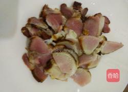 腊肉炒茭白的做法图解2