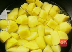 鍋巴土豆的做法圖解3