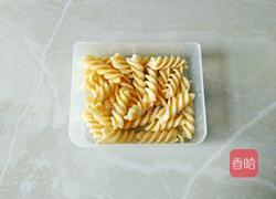 香菇酱时蔬拌意大利螺旋面的做法图解3