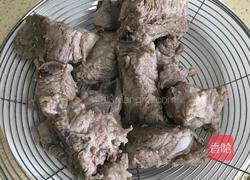 红菇排骨汤的做法图解4