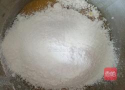 戚风蛋糕的做法图解5