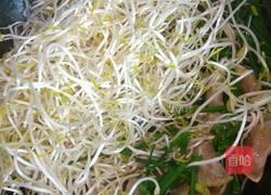 蒜香韭菜花炒豆芽的做法图解4