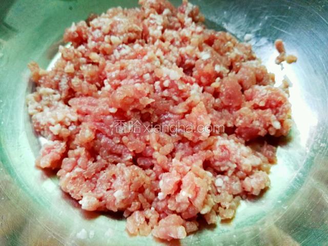猪肉剁碎