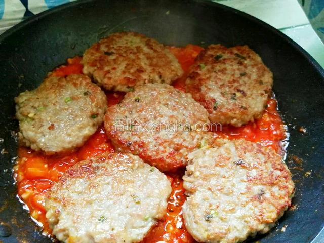 放入煎制成的藕饼