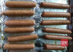 电烤箱烤火腿肠的做法图解1