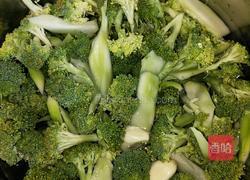 凉拌菜花的做法图解1