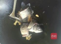 鲫鱼汤的做法图解3