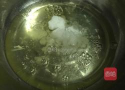 蓝莓爆浆戚风蛋糕的做法图解3