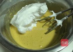 蓝莓爆浆戚风蛋糕的做法图解8