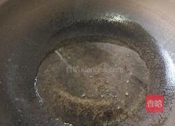 章鱼丸炒青辣椒的做法图解3