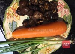 珍珠丸子-糯米饭团-糯米胡萝卜香菇丸子的做法图解2