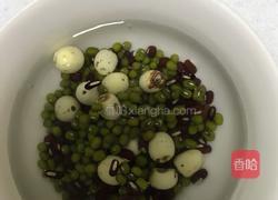 花生莲子糯米粥的做法图解1