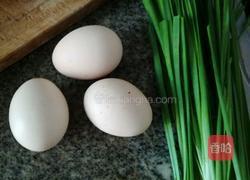 韭菜煎鸡蛋的做法图解1