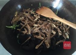 笋干木耳炒五花肉的做法图解9