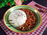 彩椒胡萝卜肉丝盖饭的做法[图]