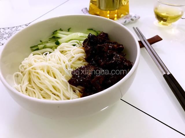牛肉杂酱面