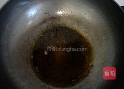 鸡蛋香肠面的做法图解1