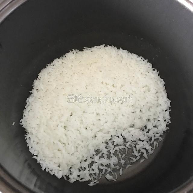 提前蒸一碗干米饭