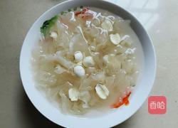 银耳莲子汤的做法图解2