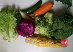 五彩蔬菜沙拉的做法图解1