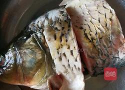 侉炖鱼（家常做法豆腐粉条侉炖鱼）的做法图解1