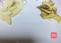 蒜苔炒肉的做法图解2