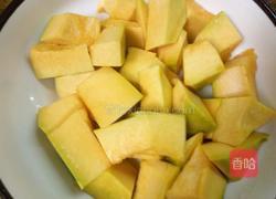 大米红枣南瓜粥的做法图解1