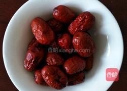 银耳百合红枣枸杞汤的做法图解3