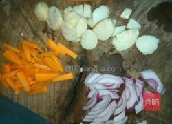 墨鱼丸炒菜的做法图解1