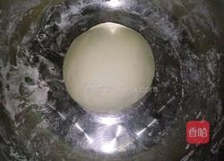 电饭锅虾仁披萨的做法图解1