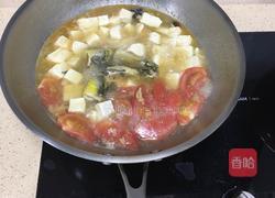 黄鱼西红柿豆腐汤。的做法图解2