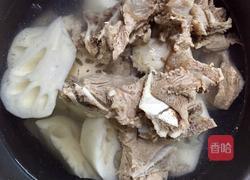 莲藕骨头汤的做法图解5
