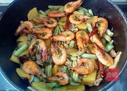 蔬菜鲜虾焖锅的做法图解7