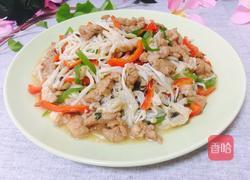 金针菇炒肉丝的做法图解1