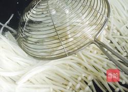 金针菇炒肉丝的做法图解7