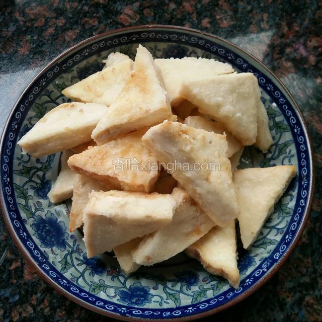 煎好后装盘备用