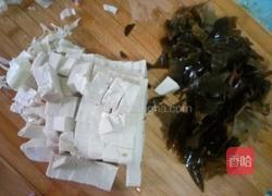 豆腐炖海带的做法图解1