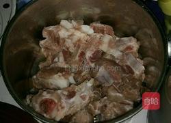 蒜泥鼓汁排骨的做法图解1