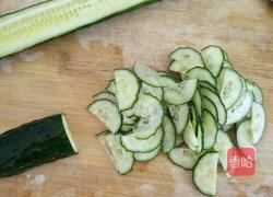 出水莲花拼盘的做法图解1