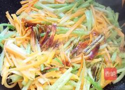 胡萝卜炒芹菜的做法图解5